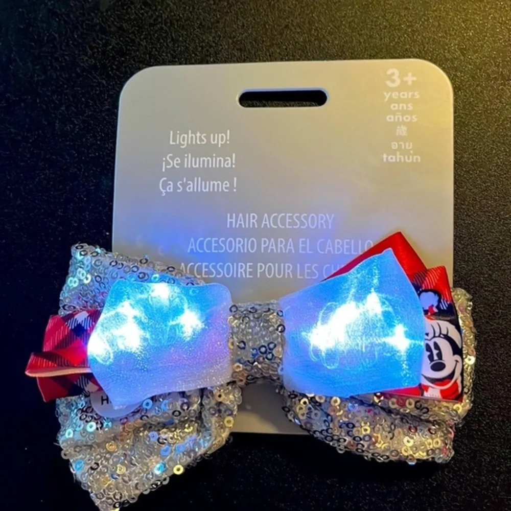 NWT Disney Minnie Mouse light up hair clip /bow